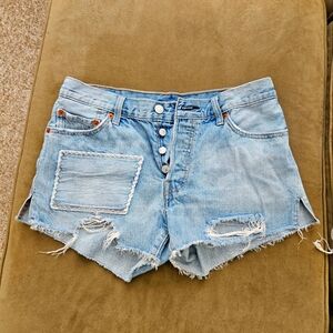 Levi’s Distressed Denim Shorts Size 28